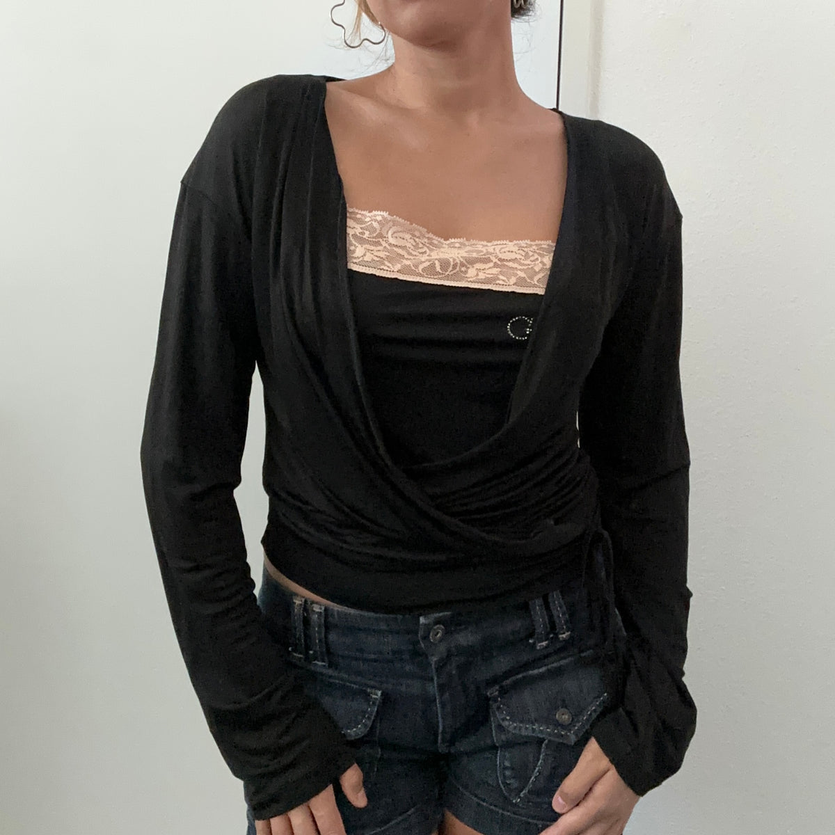 GUESS WRAP TOP (M)