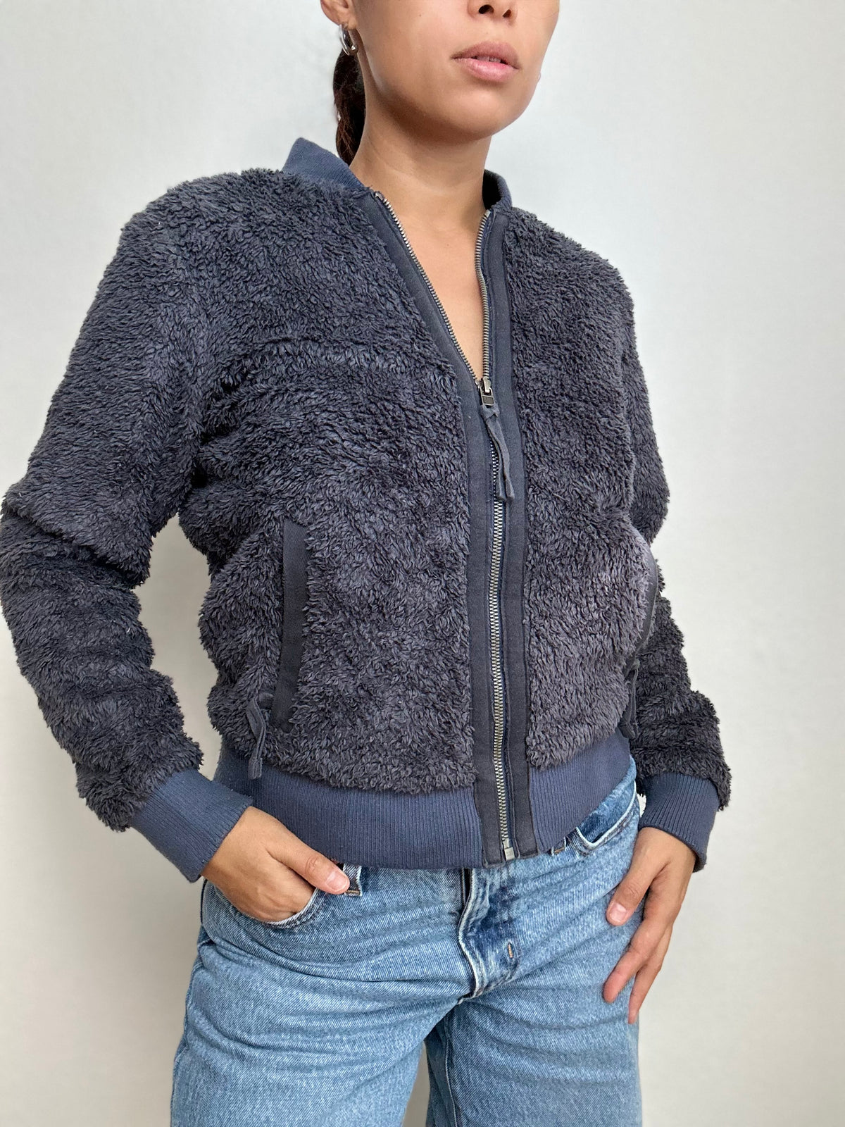 Vintage Patagonia Fleecejacke anthrazit – Cropped Damenjacke mit Stehkragen Größe XS