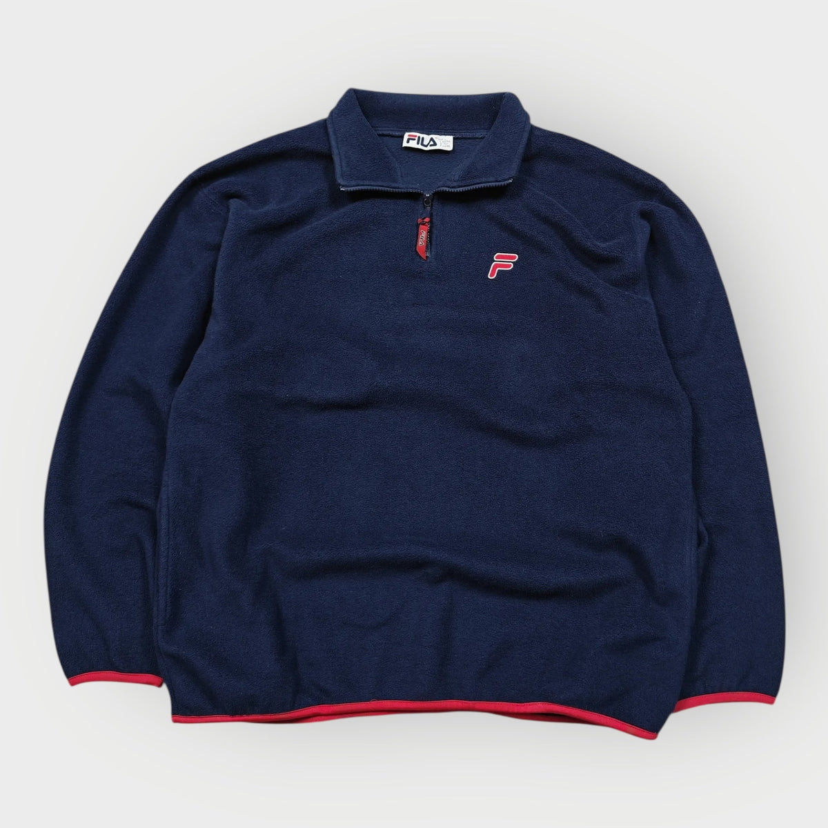 Vintage FILA Fleece in Navy mit rotem Logo, Grösse L
