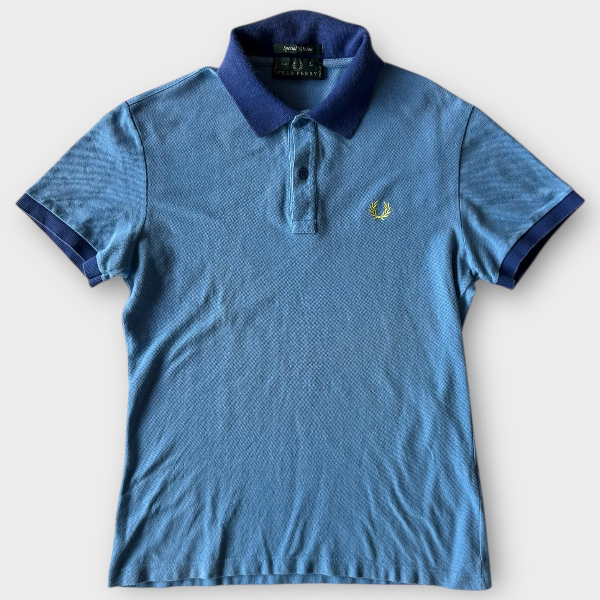 Fred Perry Polo – Special Edition in Hellblau (M)