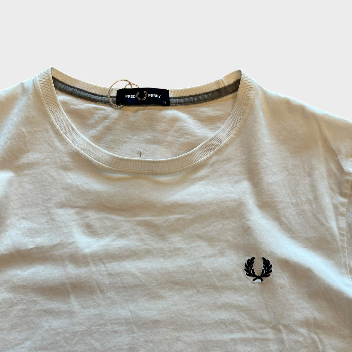 Fred Perry weisses T-Shirt mit Logo (XL)