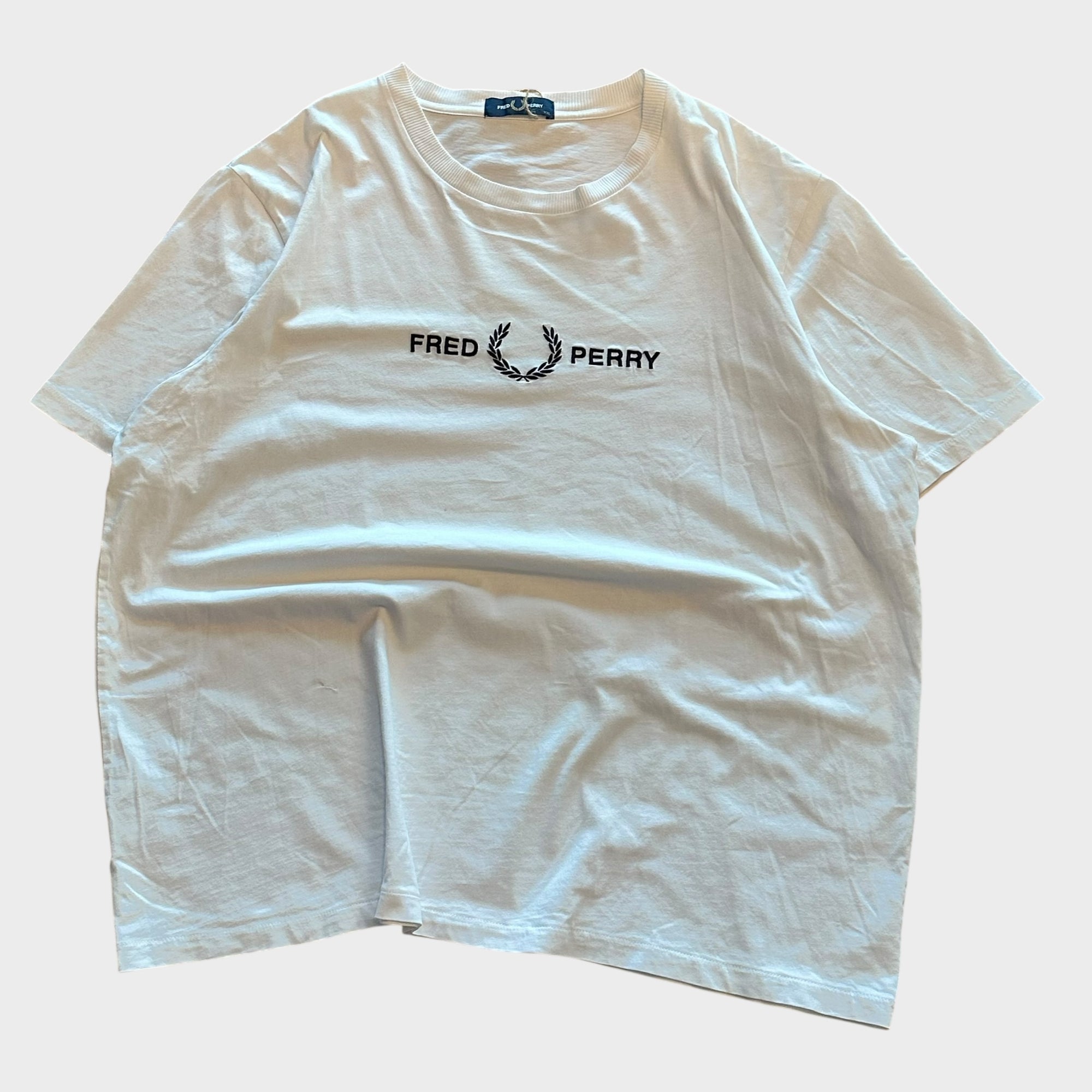 Fred Perry weisses Logo-T-Shirt (XL)
