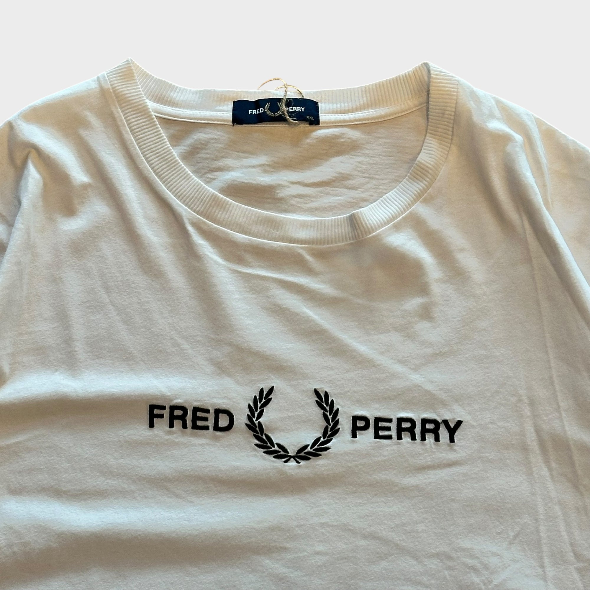 Fred Perry weisses Logo-T-Shirt (XL)