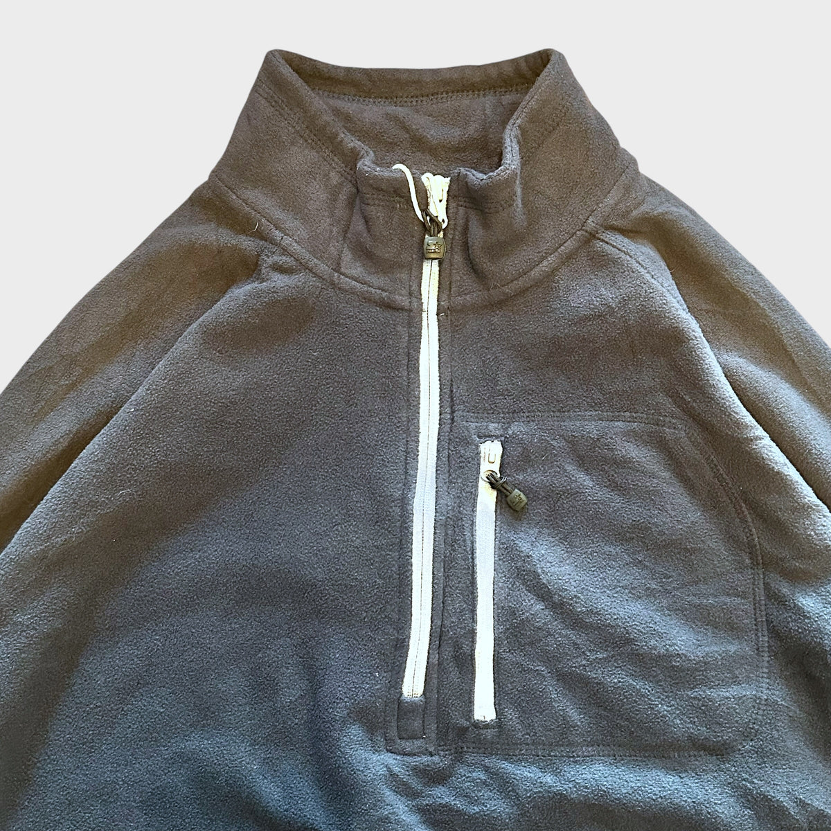 Blauer Fleece-Pullover mit Halbreissverschluss (L)