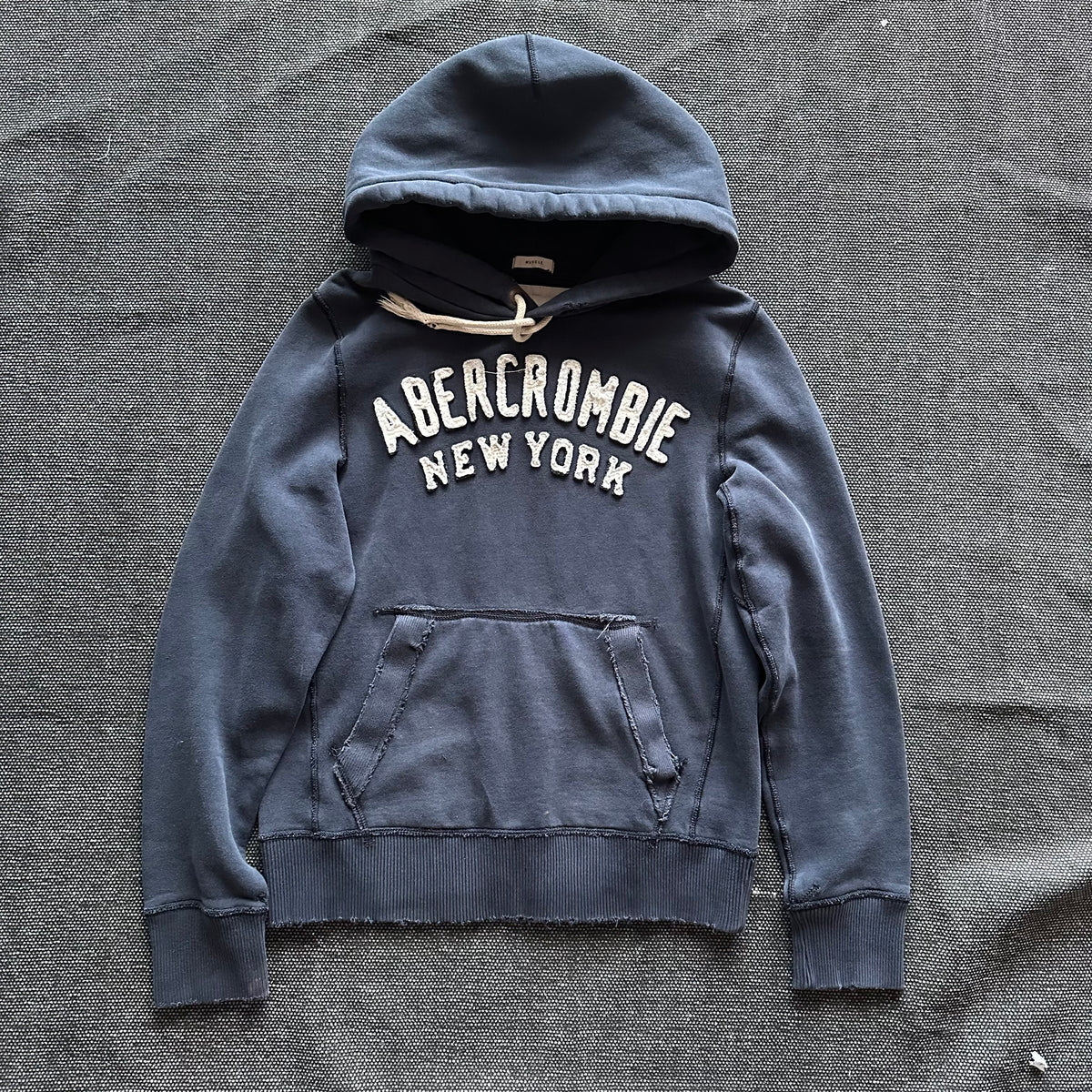 Abercrombie & Fitch New York Hoodie – Ansicht 1