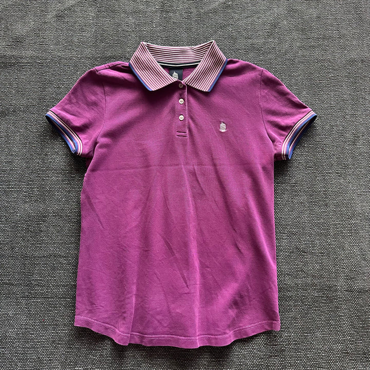 Violettes Poloshirt mit gestreiftem Kragen – Ansicht 1