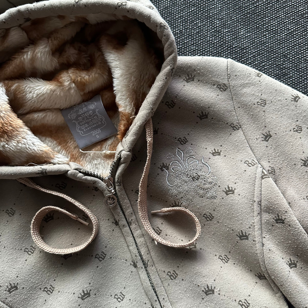 Gefütterter Zip-Hoodie mit Monogramm – Ansicht 2
