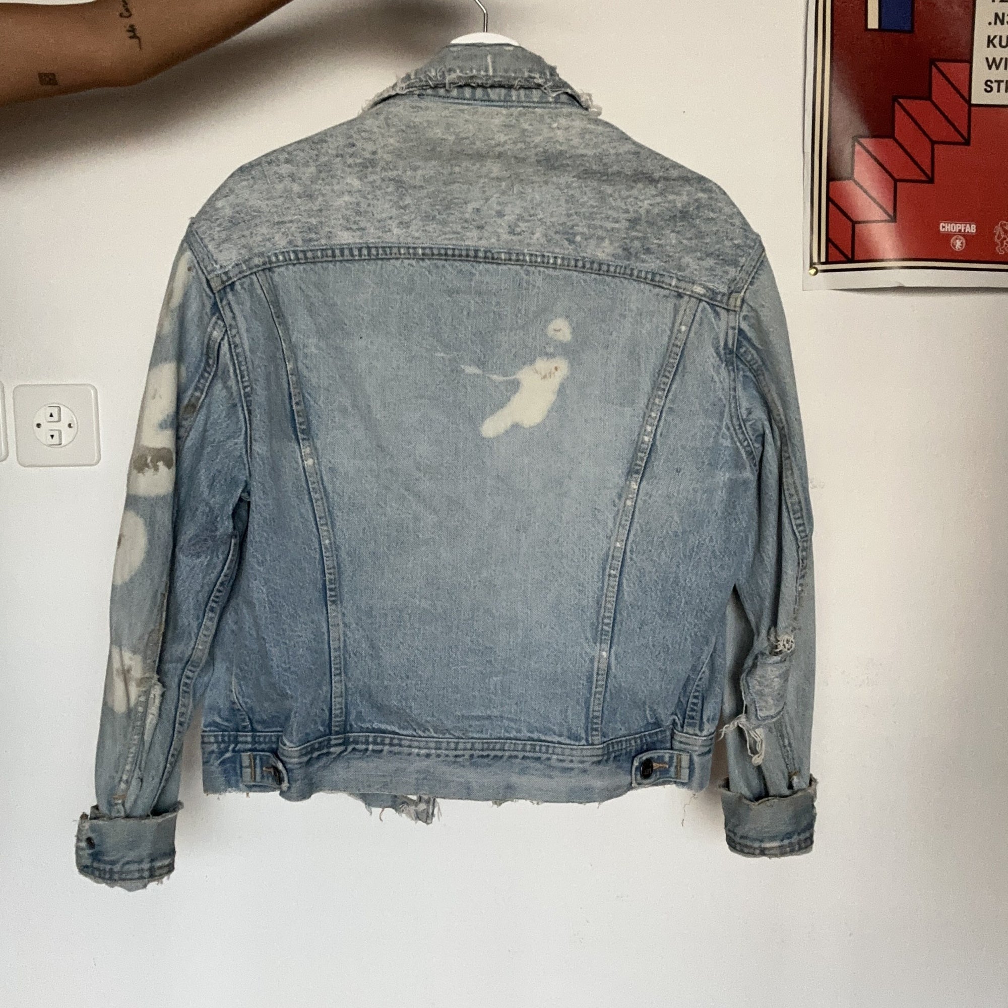 Destroyed Jeansjacke mit Bleach-Details – Ansicht 5