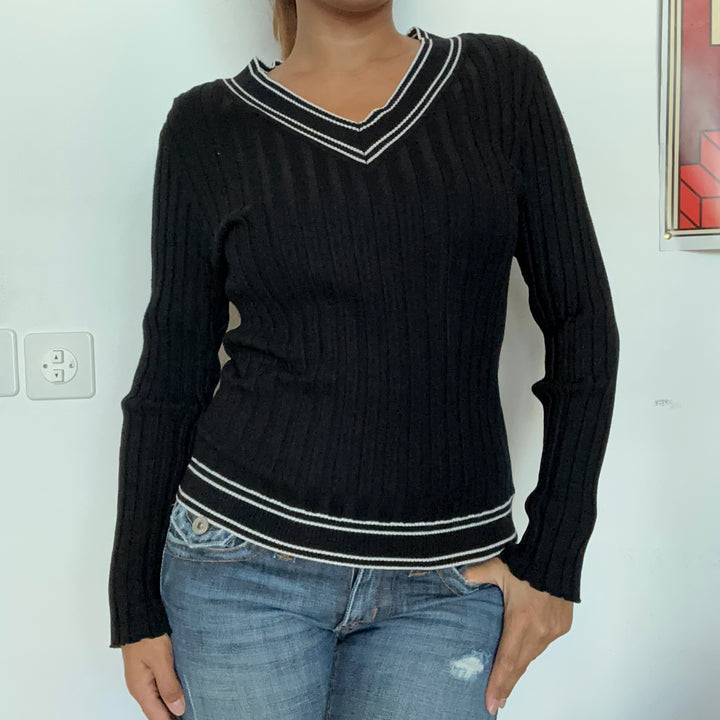 Schwarzer Rippstrickpullover – Ansicht 1
