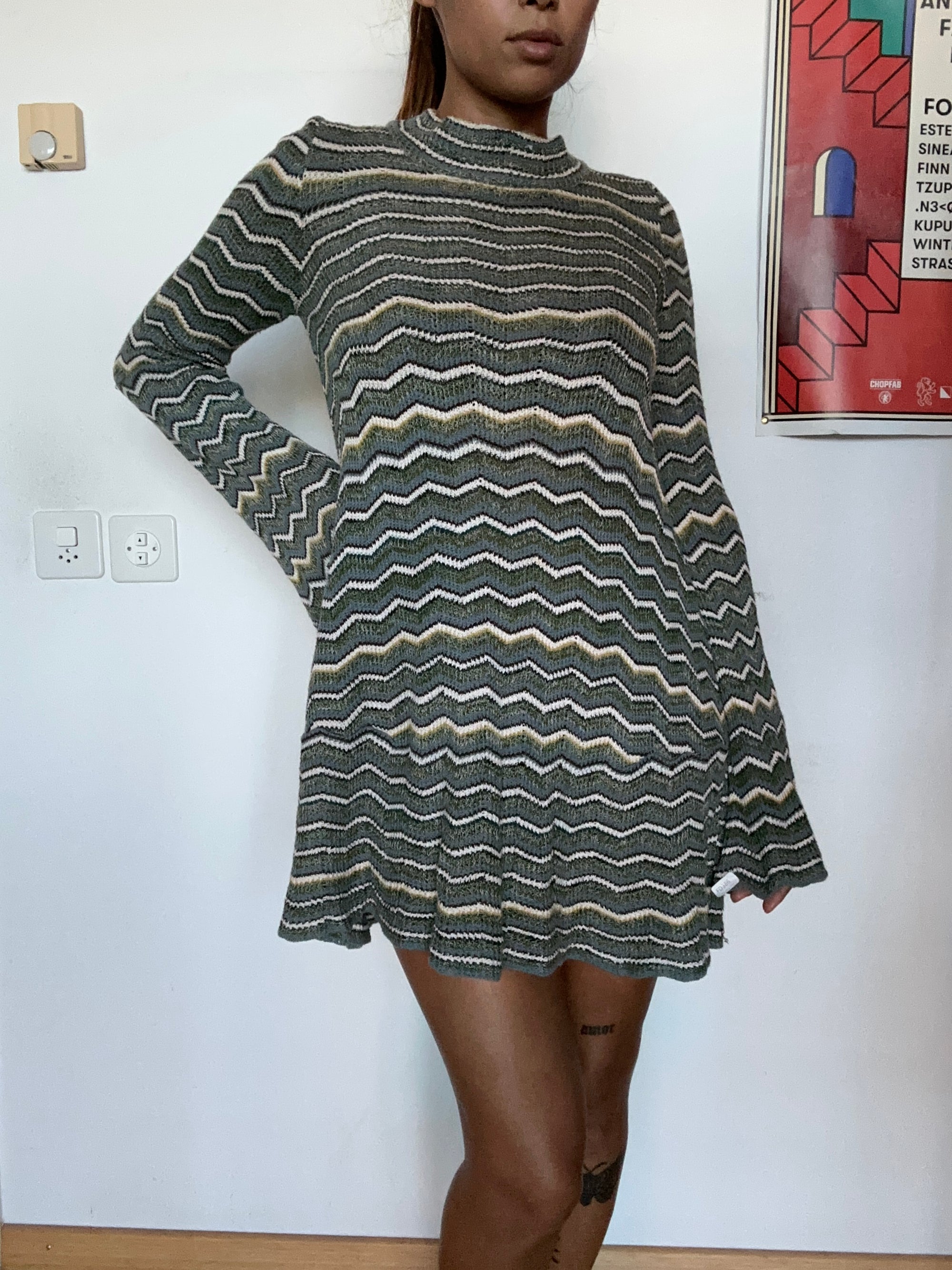 Gestreiftes Strickkleid – Ansicht 2