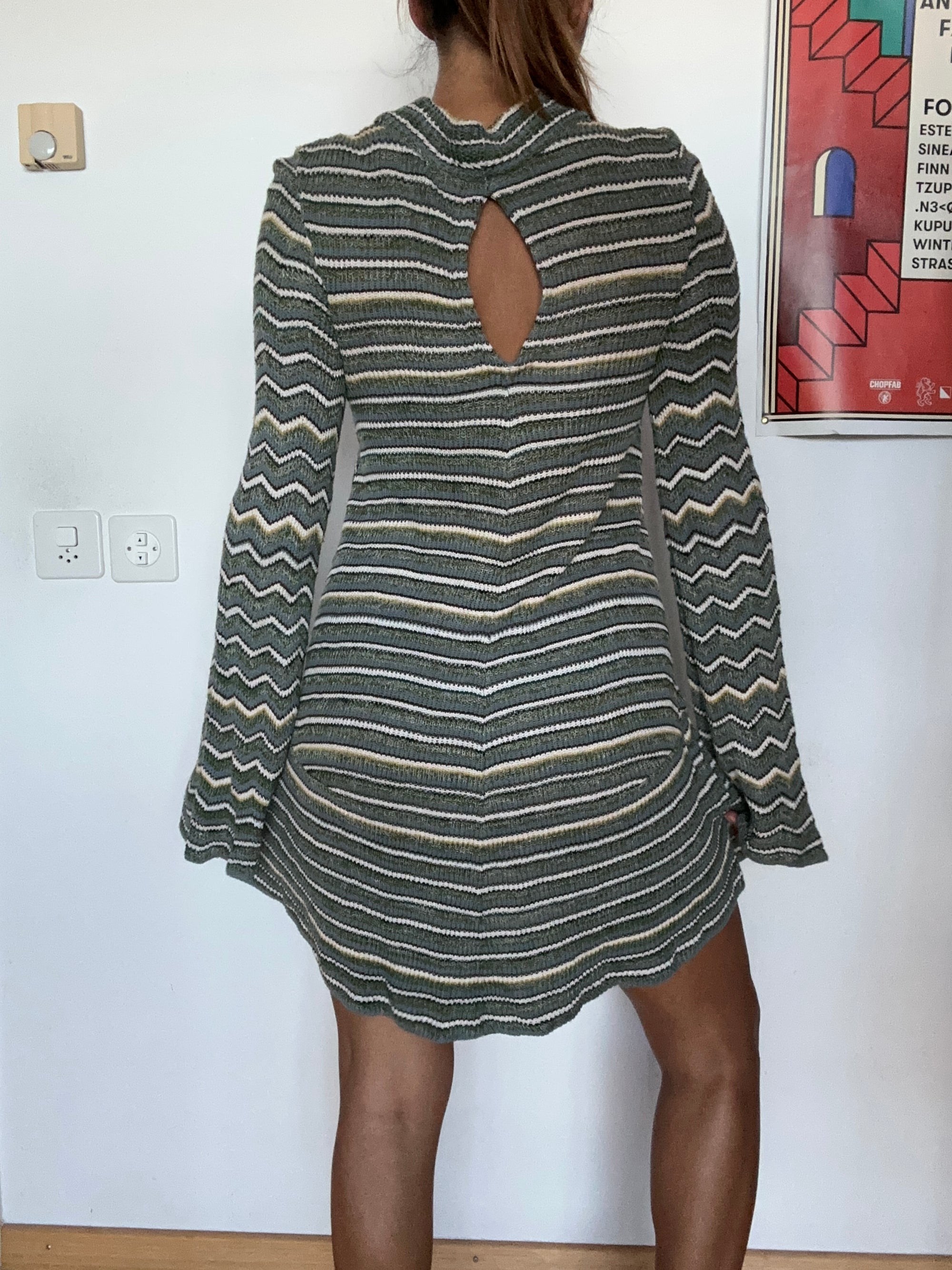 Gestreiftes Strickkleid – Ansicht 3