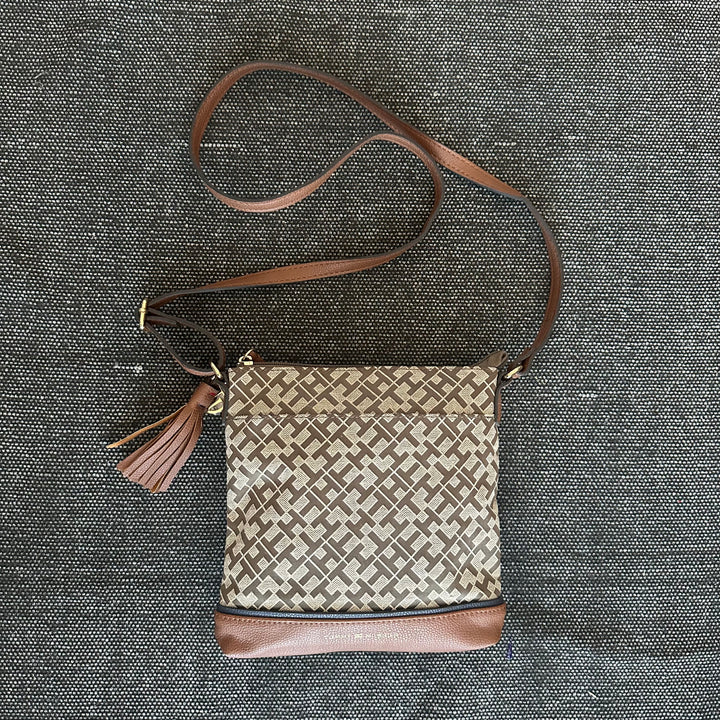 Tommy Hilfiger Monogramm-Umhängetasche – Ansicht 1