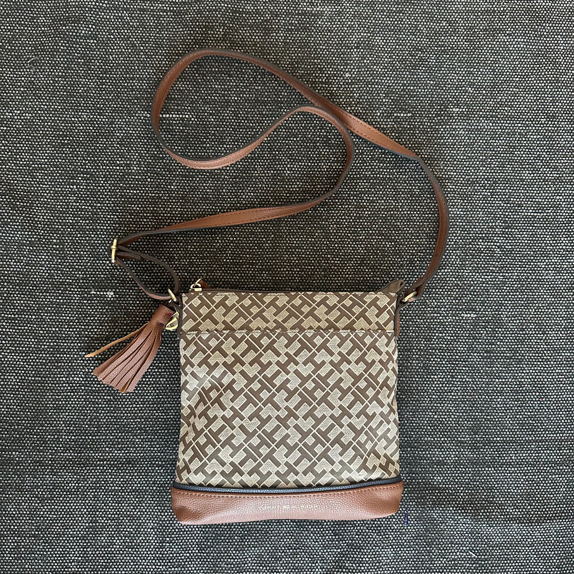 Tommy Hilfiger Monogramm-Umhängetasche – Ansicht 1