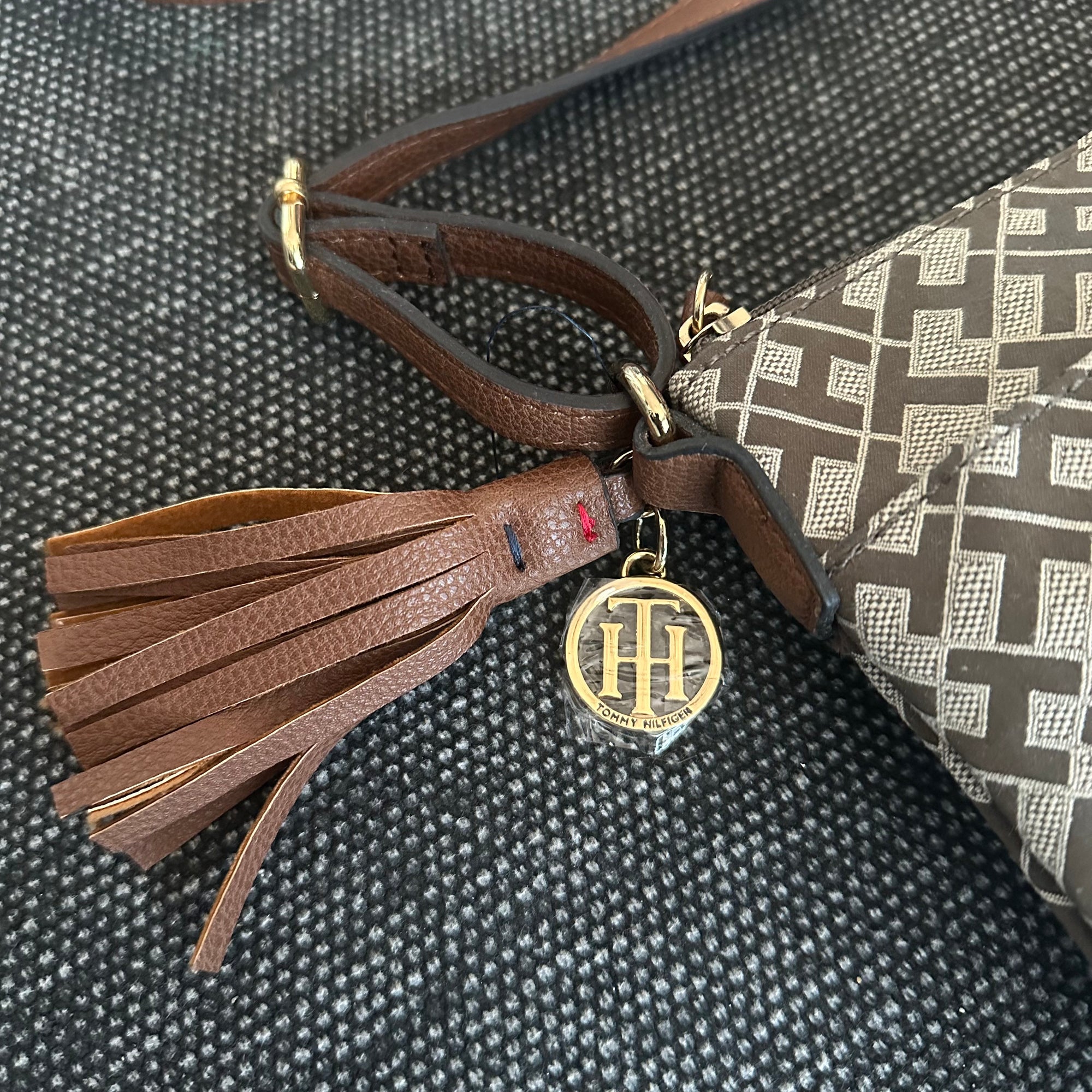 Tommy Hilfiger Monogramm-Umhängetasche – Ansicht 3