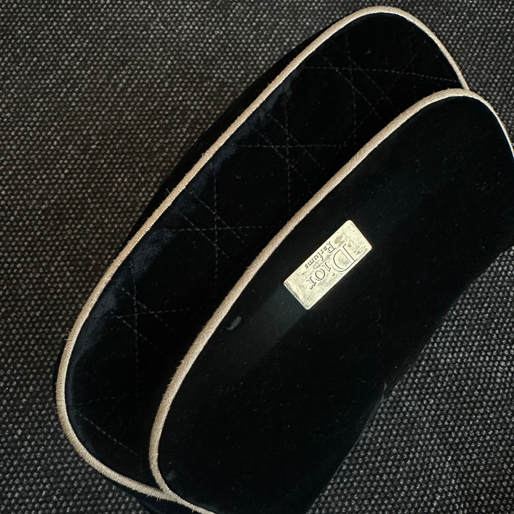Schwarze Dior Samt-Clutch – Ansicht 2