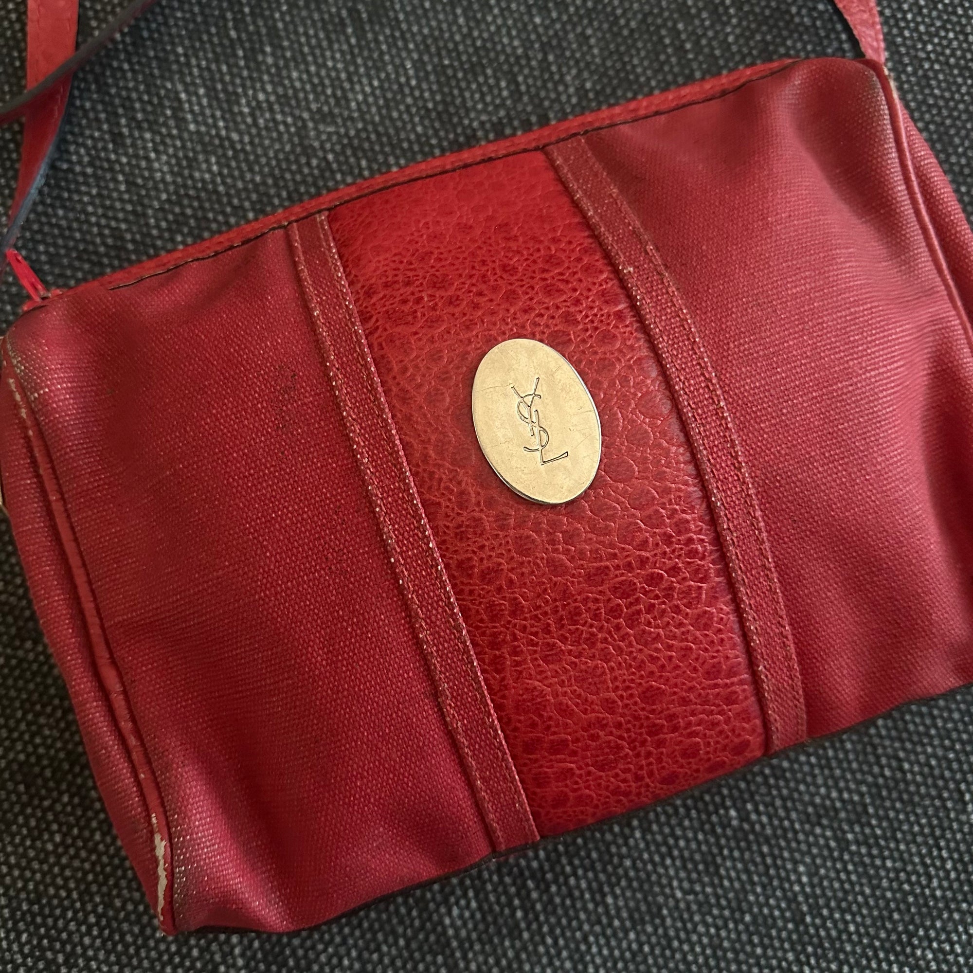 Rote Yves Saint Laurent Umhängetasche – Ansicht 2