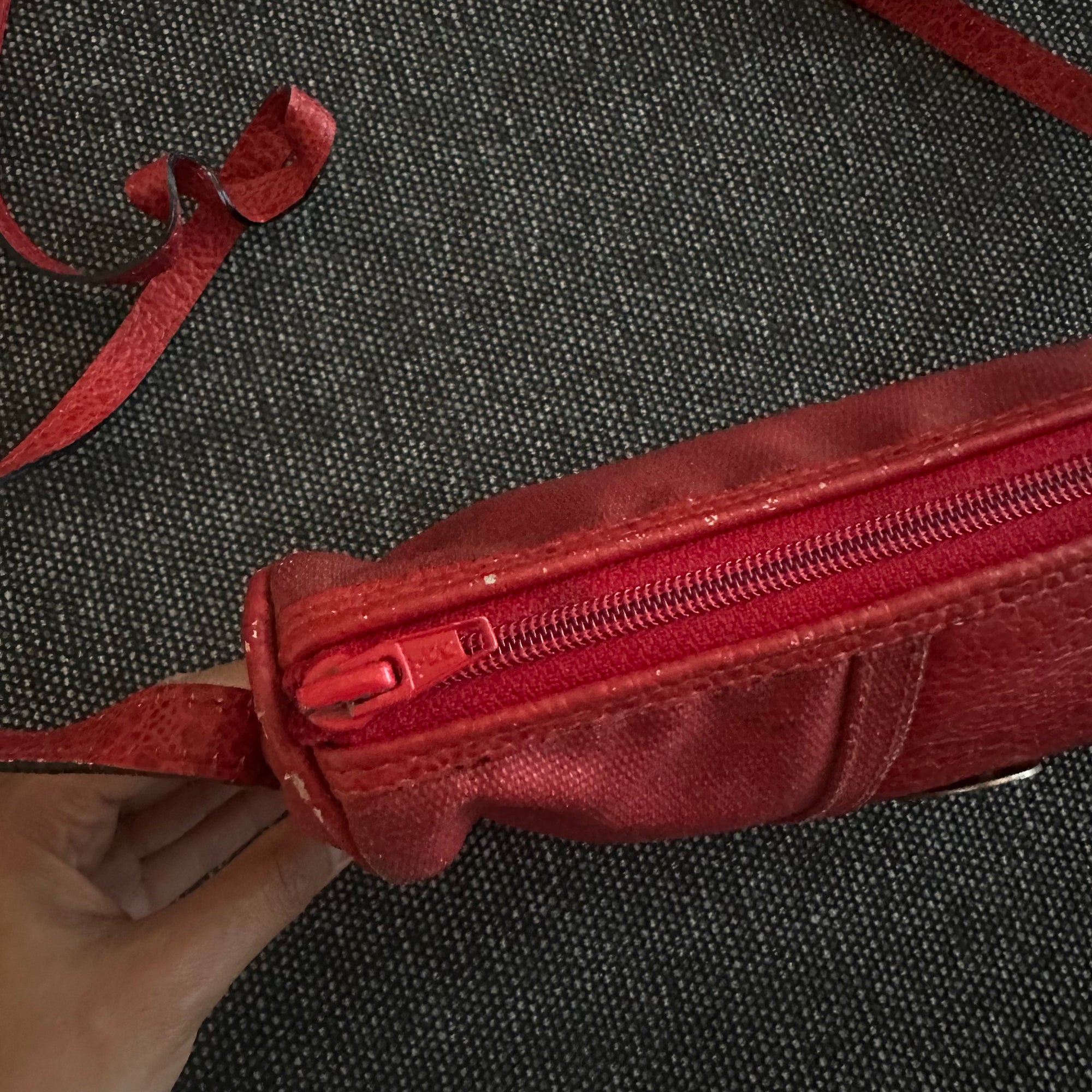 Rote Yves Saint Laurent Umhängetasche – Ansicht 3