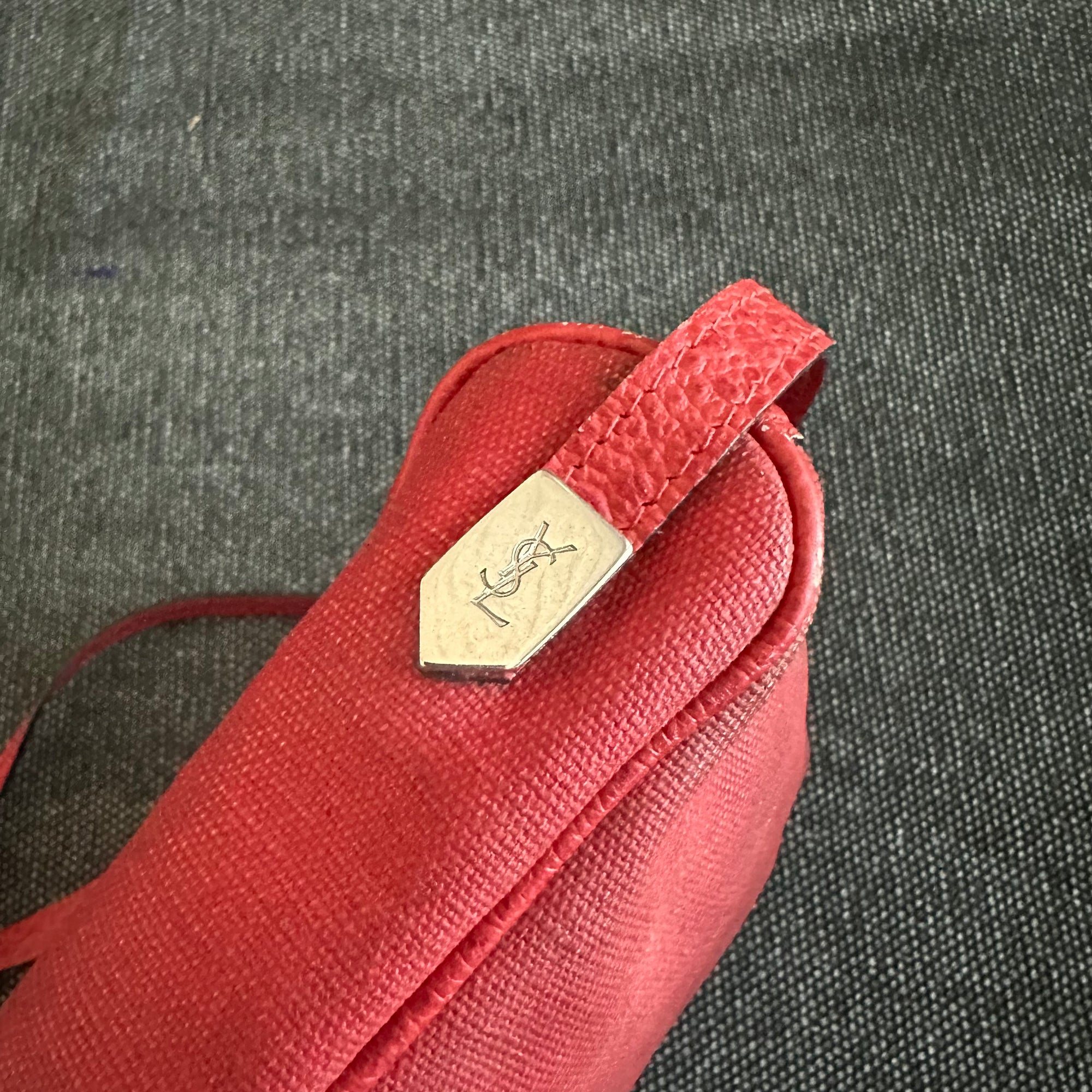 Rote Yves Saint Laurent Umhängetasche – Ansicht 5