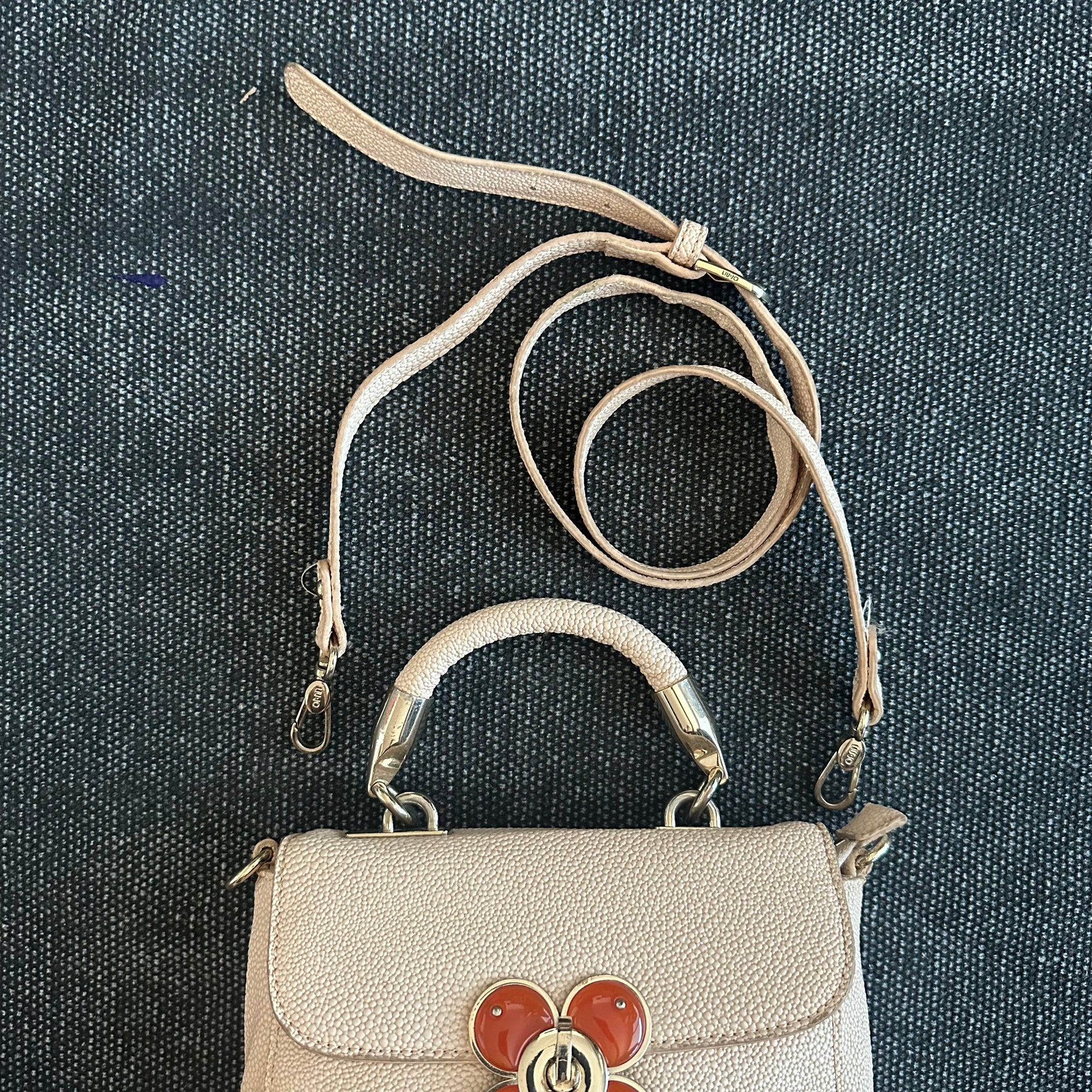 Liu Jo Handtasche mit Blumenverschluss – Ansicht 3