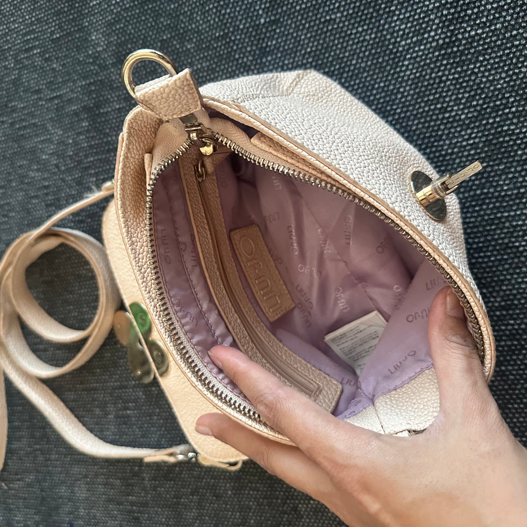 Liu Jo Handtasche mit Blumenverschluss – Ansicht 4