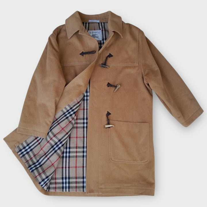 Vintage Burberrys Dufflecoat 44 Camel mit Nova Check-Futter – Vorderansicht, Paul’s Zürich
